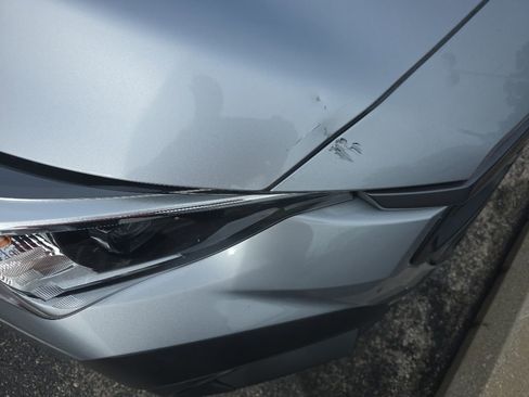 Used 2024 Subaru Crosstrek 2.0i Premium AWD/4WD image 3