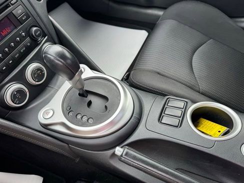 Used 2016 Nissan 370Z Coupe RWD image 18
