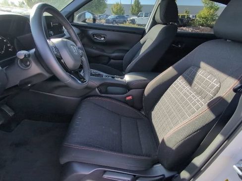 Used 2025 Honda HR-V Sport image 12