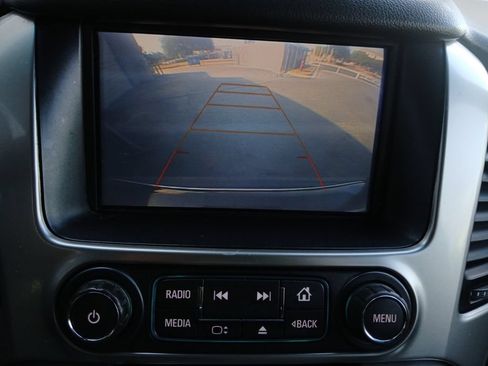 Used 2018 Chevrolet Suburban LT RWD image 9