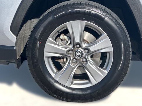Used 2024 Toyota RAV4 XLE AWD/4WD image 12