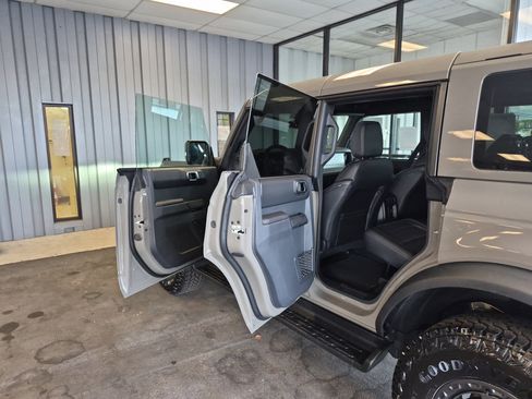 New 2025 Ford Bronco Outer Banks w/ Sasquatch Package image 12