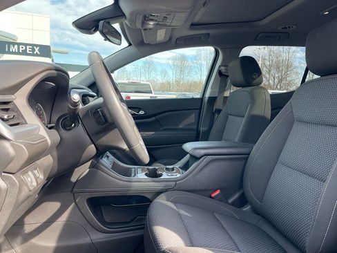 Used 2022 GMC Acadia SLE w/ Driver Convenience Package image 8