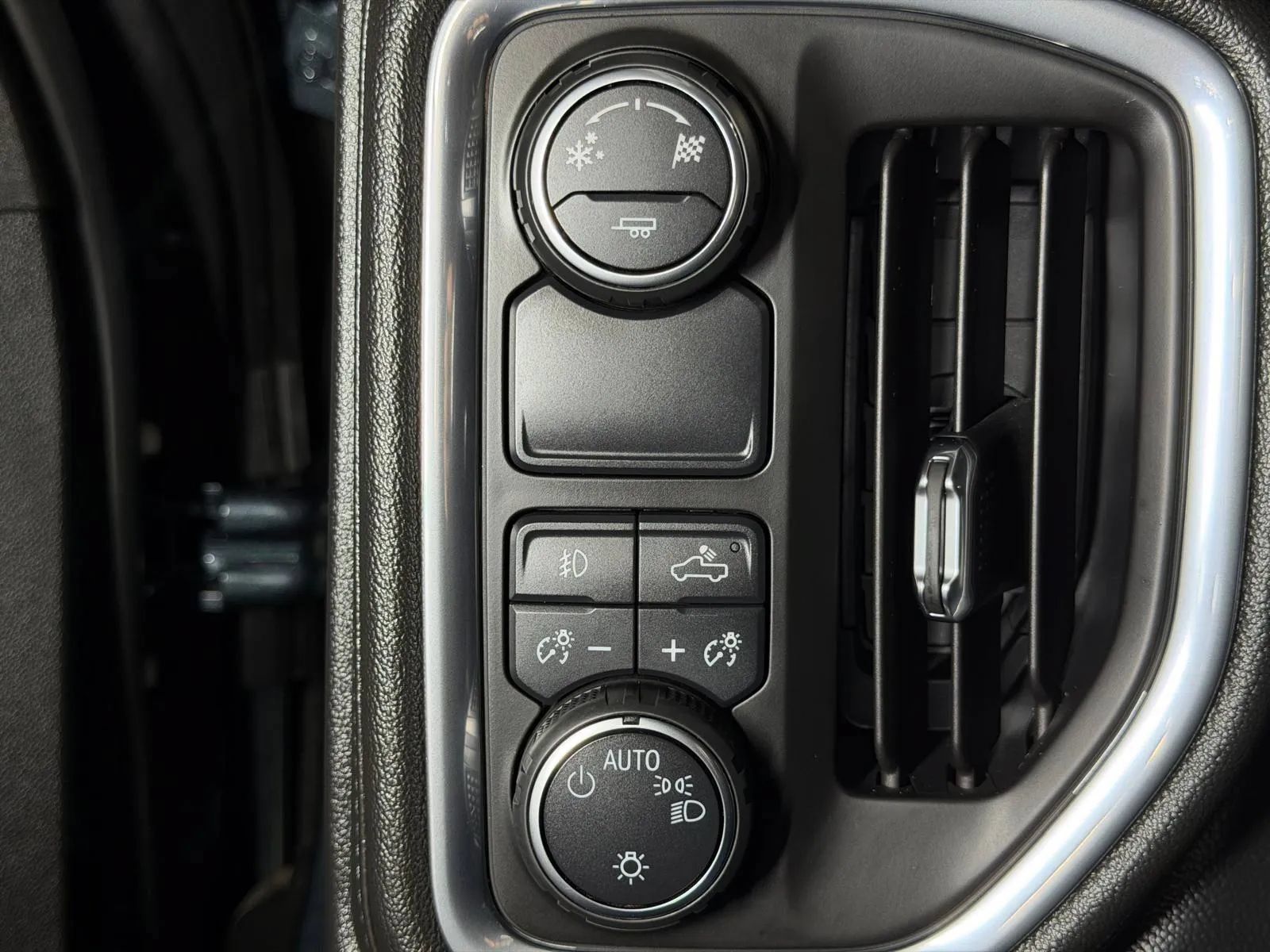 Used 2019 Chevrolet Silverado 1500 RST w/ All-Star Edition RWD image 25