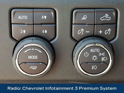 Used 2025 Chevrolet Silverado 1500 High Country w/ Technology Package AWD/4WD image 9