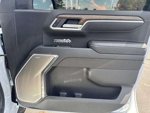 Used 2026 Chevrolet Silverado 1500 High Country w/ Technology Package AWD/4WD image 15