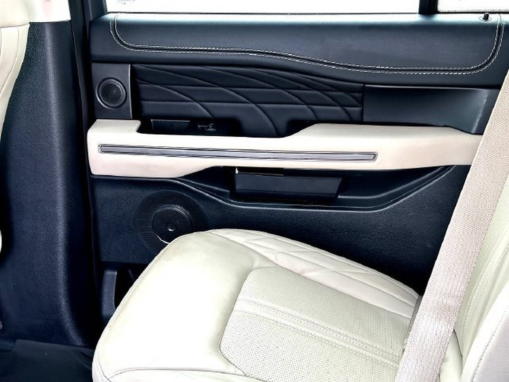 Used 2022 Ford Expedition Max Platinum RWD image 21