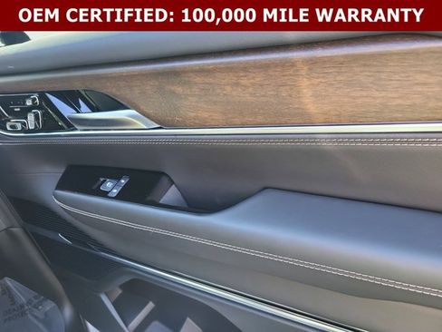 Certified 2024 Jeep Grand Wagoneer Series I AWD/4WD image 19