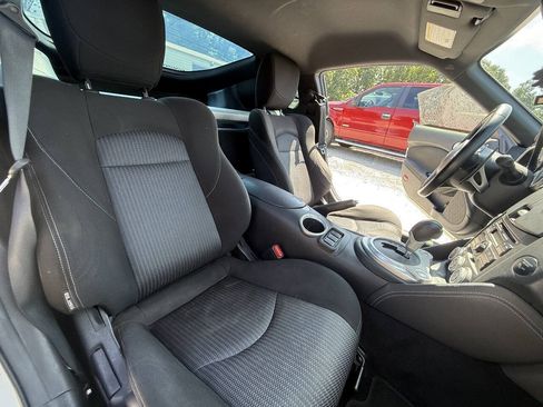 Used 2014 Nissan 370Z Coupe w/ Sport Package RWD image 19