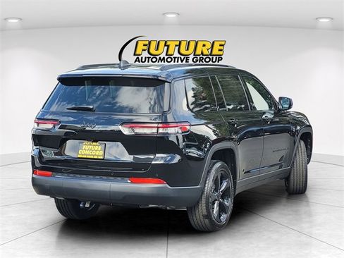 New 2025 Jeep Grand Cherokee L Altitude image 3