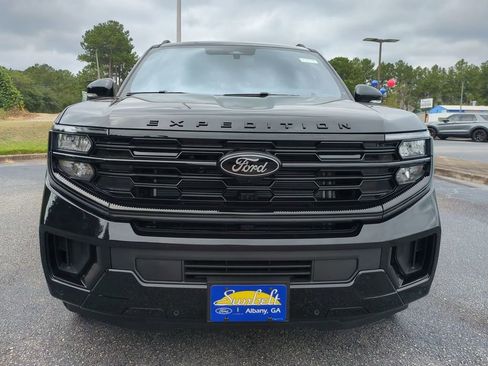 New 2025 Ford Expedition Platinum w/ Stealth Appearance Package image 8