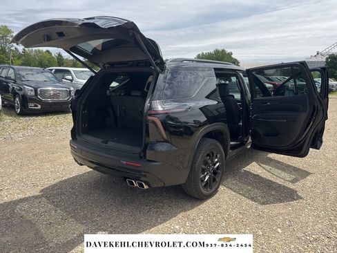 Used 2024 Chevrolet Traverse LT w/ Midnight/Sport Edition FWD image 37