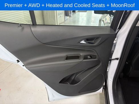 Used 2023 Chevrolet Equinox Premier image 17