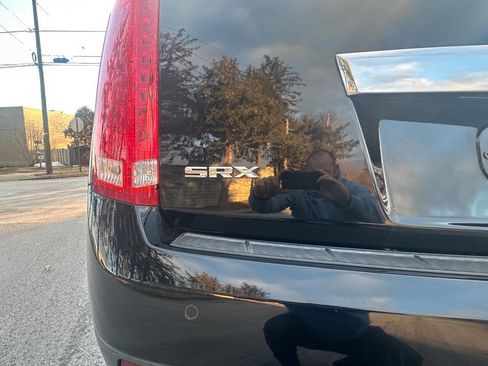 Used 2015 Cadillac SRX Luxury w/ Driver Awareness Package image 12