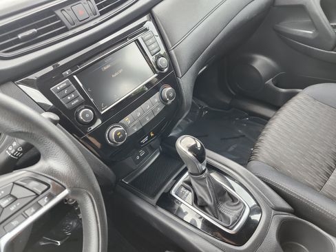 Used 2018 Nissan Rogue S FWD image 26