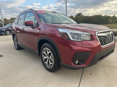 Used 2021 Subaru Forester Premium w/ Popular Package #1 image 3