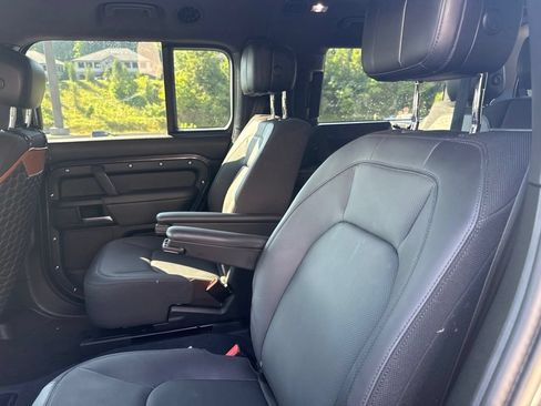 Used 2025 Land Rover Defender 130 V8 AWD/4WD image 8