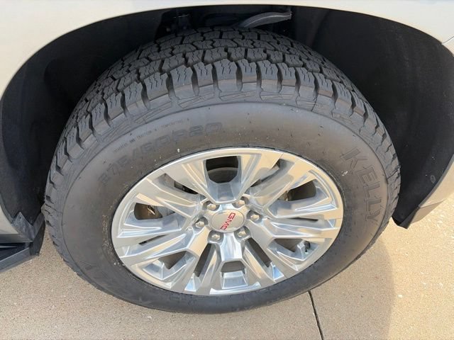 Used 2025 GMC Yukon Denali AWD/4WD image 57