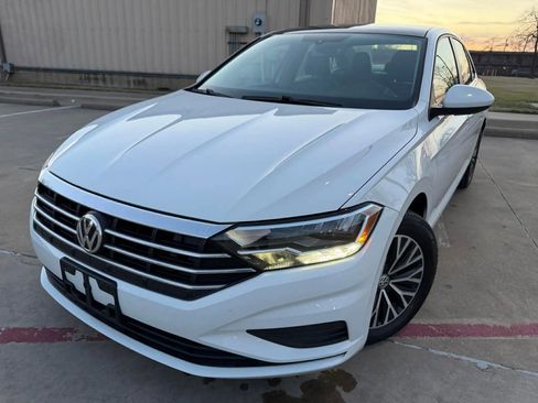 Used 2019 Volkswagen Jetta SE image 1