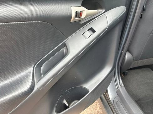 Used 2009 Toyota Matrix w/ PWR Pkg FWD image 14