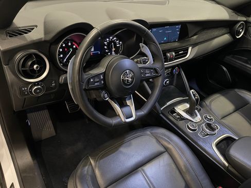 Used 2023 Alfa Romeo Stelvio Sprint AWD/4WD image 13