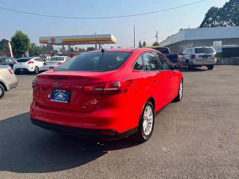 Used 2015 Ford Focus SE FWD image 35