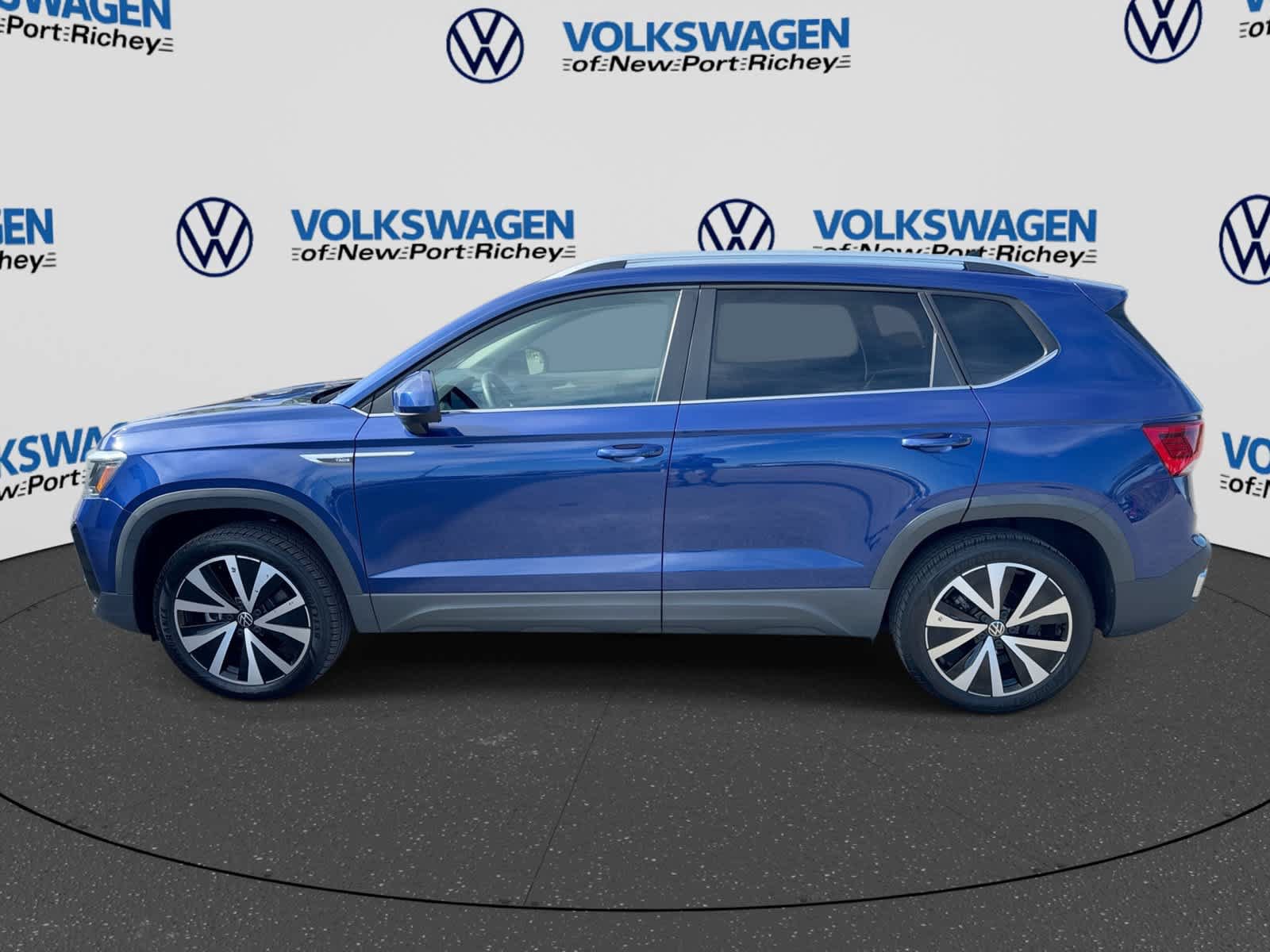Used 2024 Volkswagen Taos SE FWD image 11