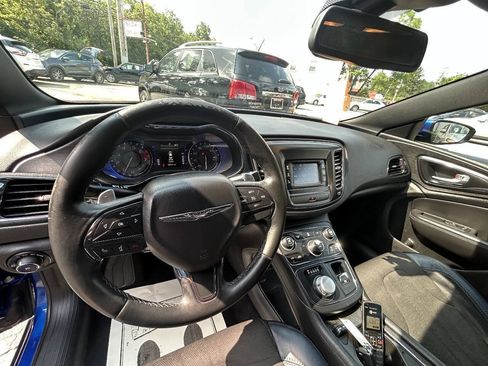 Used 2016 Chrysler 200 S w/ Comfort Group FWD image 5