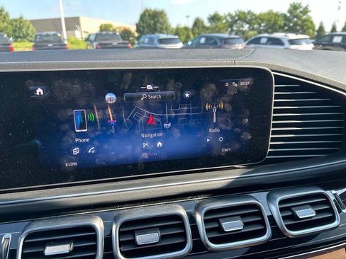 Used 2025 Mercedes-Benz GLE 450e 4MATIC image 10