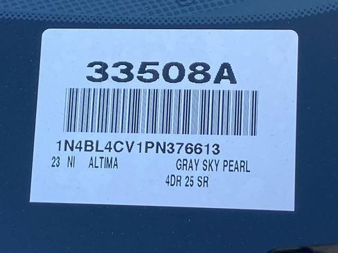 Used 2023 Nissan Altima 2.5 SR image 32