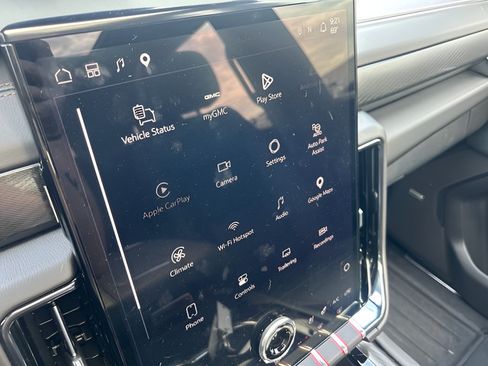 Used 2025 GMC Yukon AT4 AWD/4WD image 14