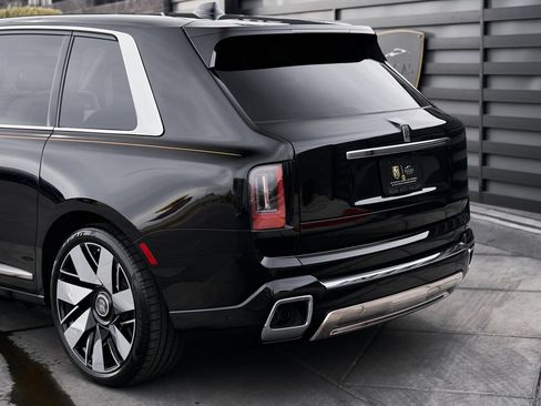 Used 2026 Rolls-Royce Cullinan AWD/4WD image 12