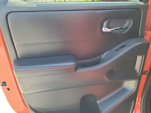 Certified 2025 Nissan Frontier PRO-4X w/ Pro Convenience Package AWD/4WD image 12