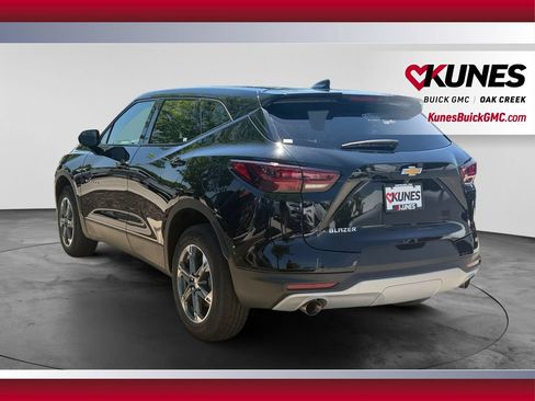 Used 2025 Chevrolet Blazer LT FWD image 5