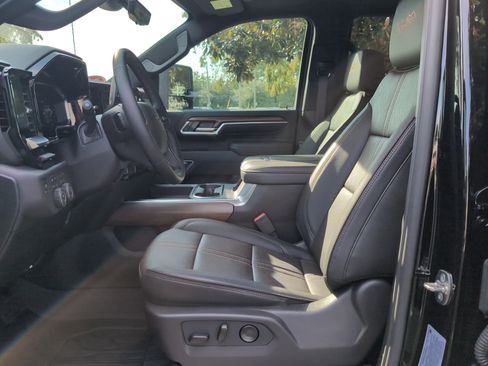 Used 2026 Chevrolet Silverado 2500 High Country w/ High Country Premium Package AWD/4WD image 16