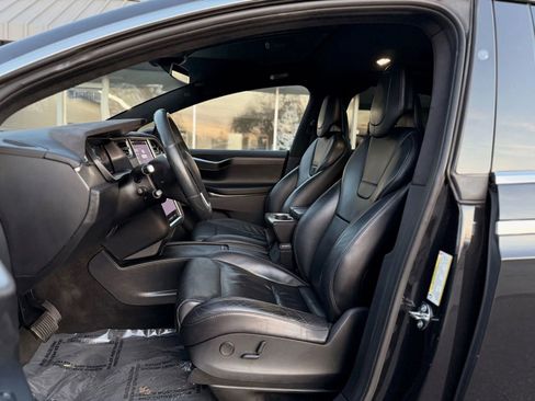 Used 2017 Tesla Model X 75D image 18
