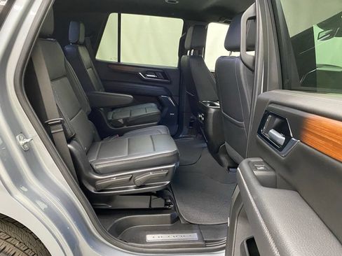 Used 2025 GMC Yukon Denali AWD/4WD image 17