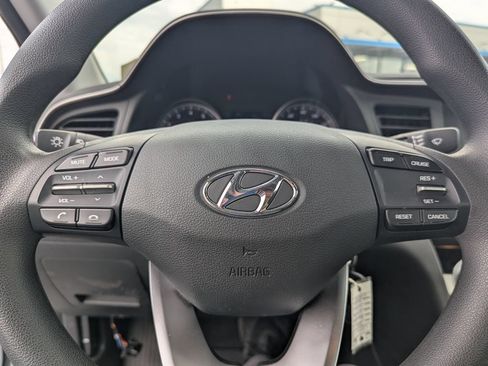 Used 2019 Hyundai Elantra SE w/ Cargo Package FWD image 19