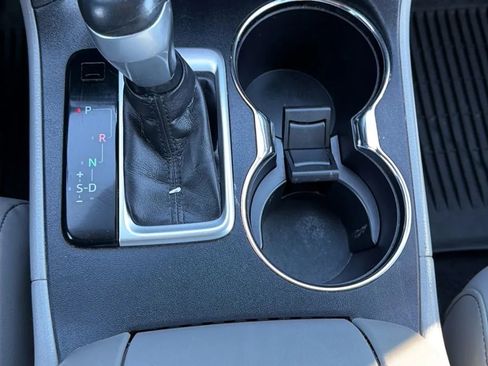 Used 2017 Toyota Highlander AWD V6 image 20
