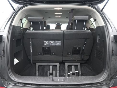 Used 2026 Kia Carnival FWD image 31