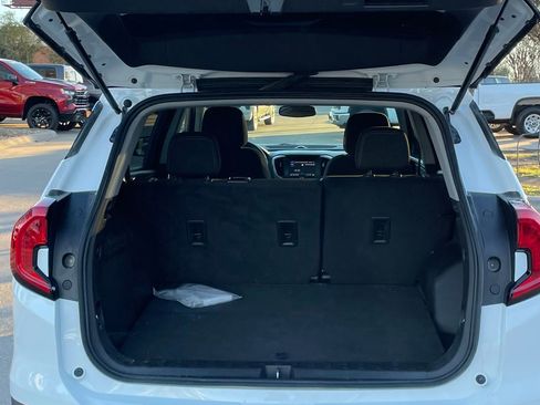 Used 2024 GMC Terrain SLE image 26