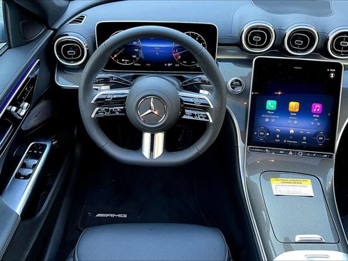 Used 2025 Mercedes-Benz C 300 4MATIC Sedan image 5