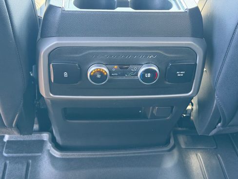 Used 2021 Ford Expedition XLT AWD/4WD image 16