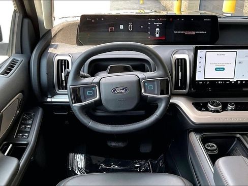 Certified 2025 Ford Expedition Active RWD image 5