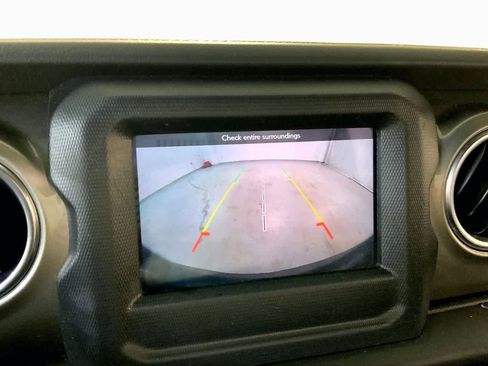 Used 2019 Jeep Wrangler Unlimited Sahara w/ Safety Group AWD/4WD image 26