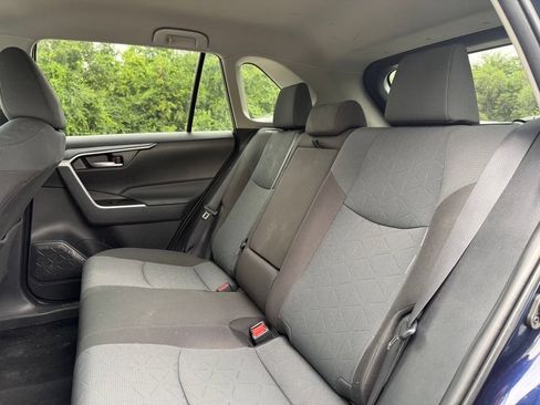 Used 2025 Toyota RAV4 XLE FWD image 9