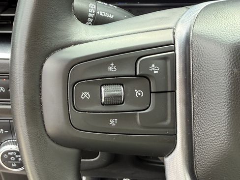 Used 2024 GMC Yukon XL SLT image 16