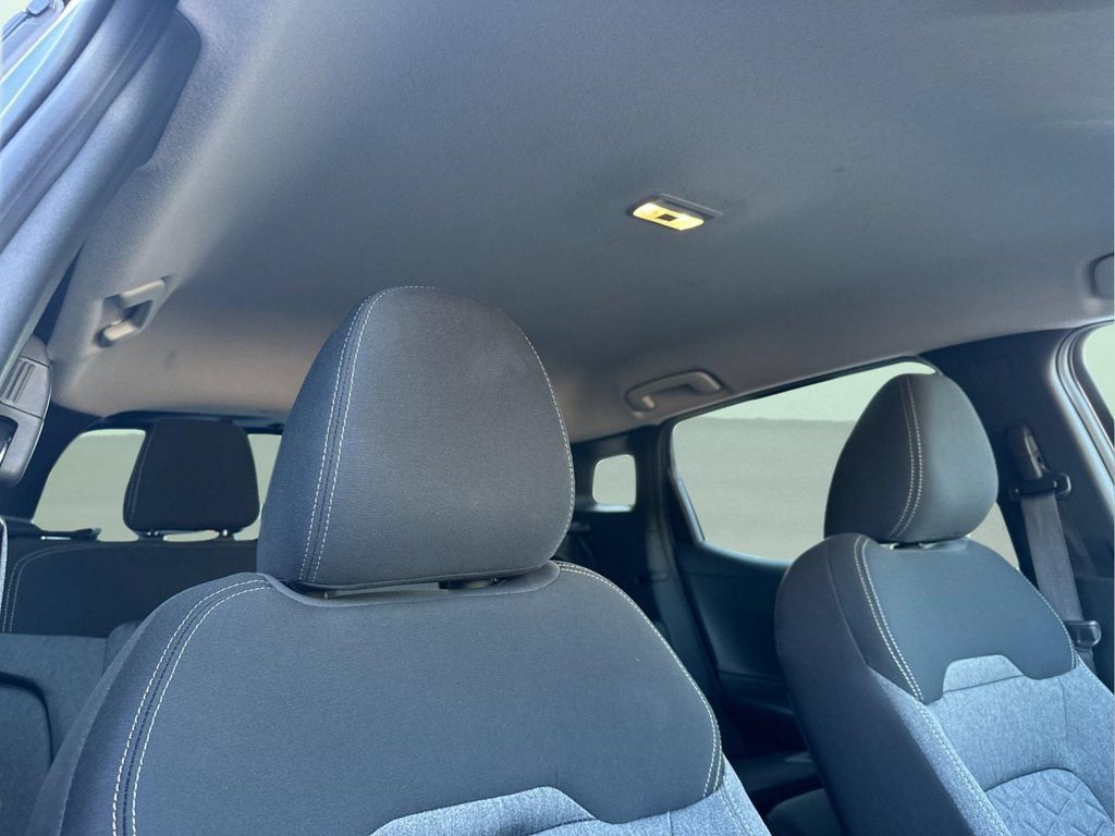 Used 2026 Nissan Kicks SV FWD image 18