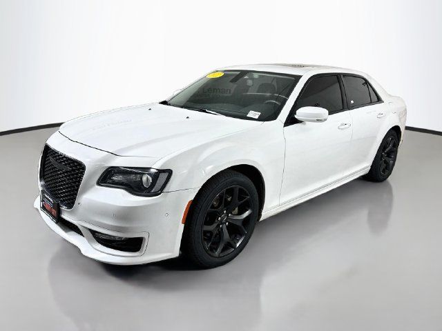 Used 2022 Chrysler 300 Touring L w/ Popular Equipment Group RWD image 3
