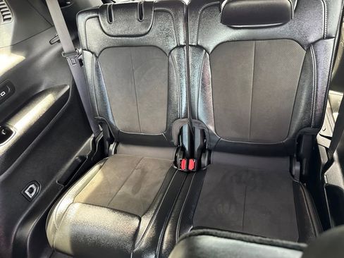 Used 2023 Jeep Grand Cherokee L Laredo RWD image 12